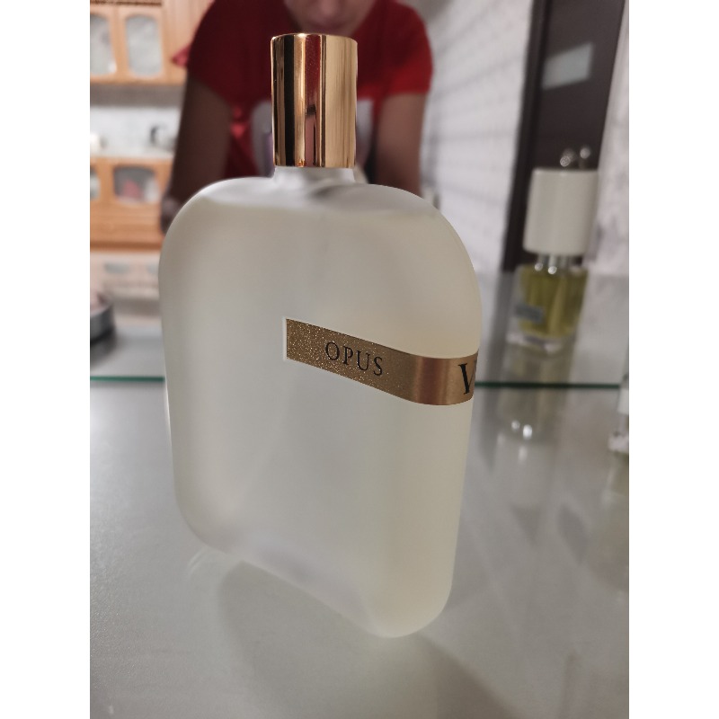 Amouage The Library Collection Opus V